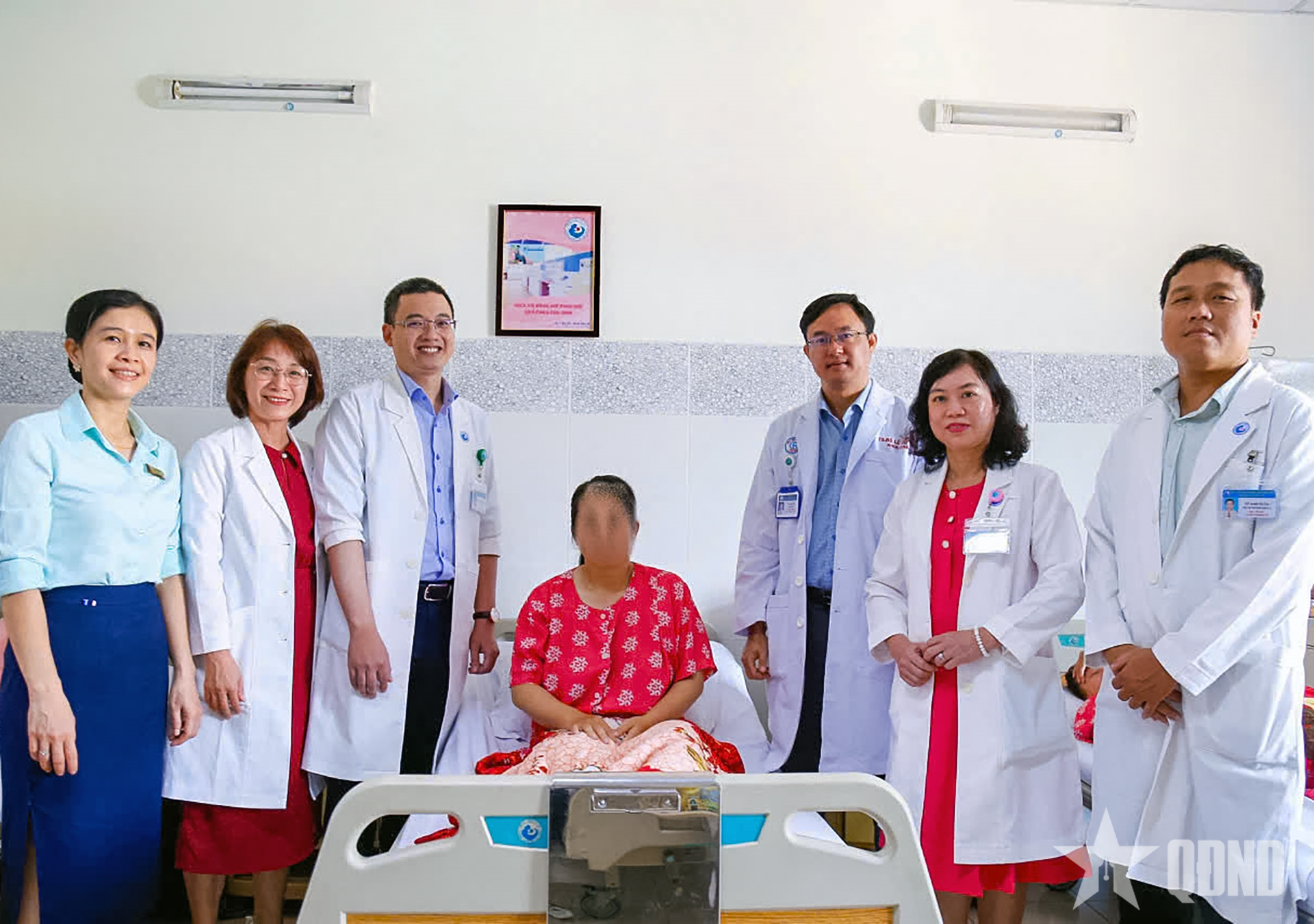 Cứu sống bệnh nhân mang thai trong ổ bụng ở vị trí hiếm gặp